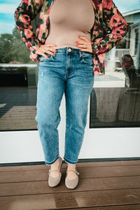 Sienna Baggy Boyfriend Crop Jeans by Kut from the Kloth in Passion